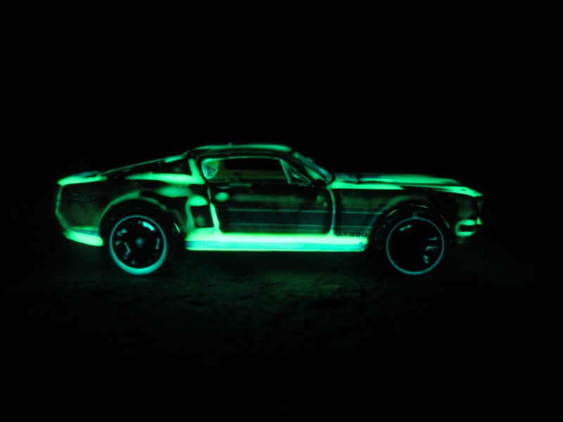 Illustration for article titled Fairlady Aglow...Mustang too.